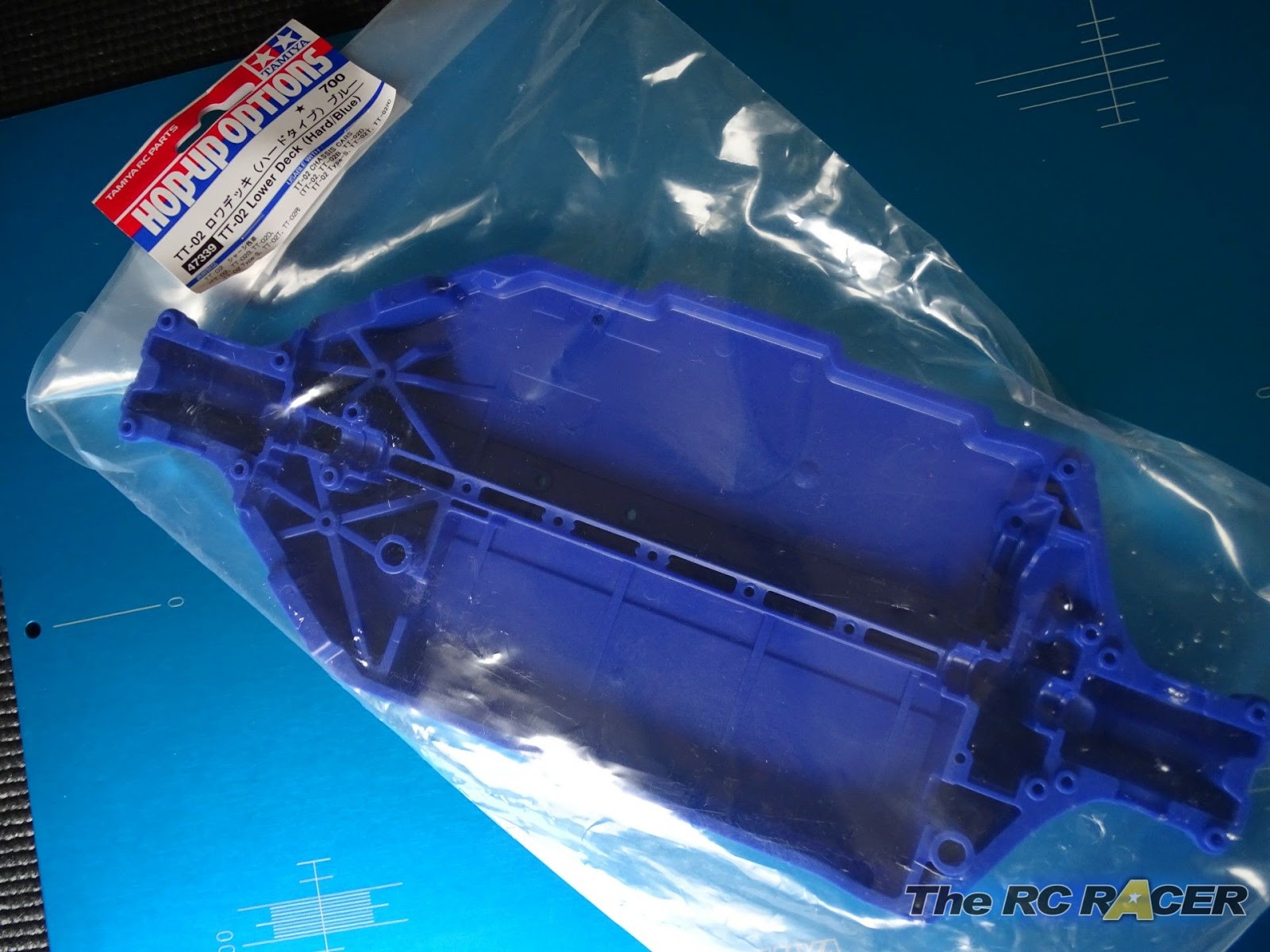 47339 Tamiya TT-02 Lower Deck (Hard / Blue) | The RC Racer